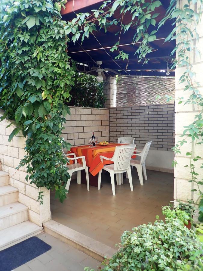Katja Beach Apartment Рачище Екстер'єр фото